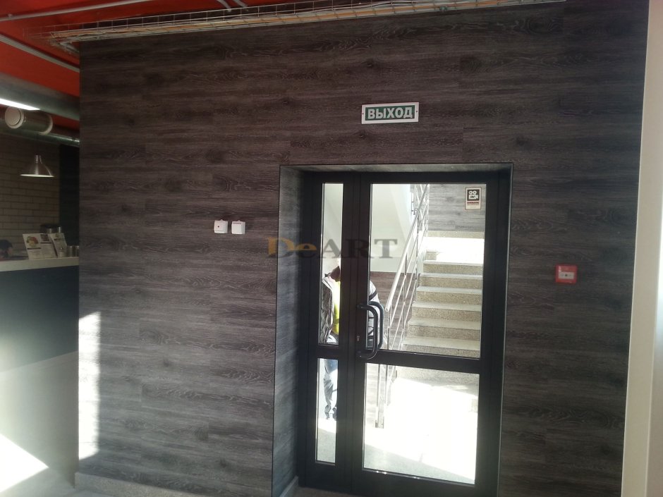 Кварцвиниловая плитка в офисе