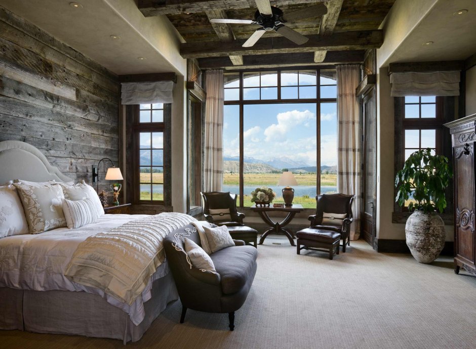 Обшарпанные стены в интерьере