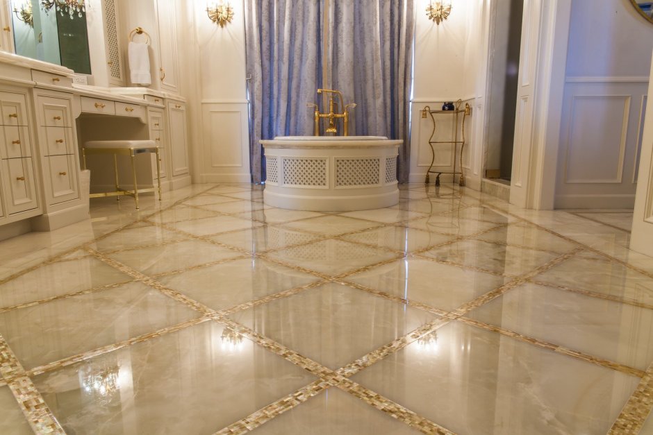 Мраморная ванная комната