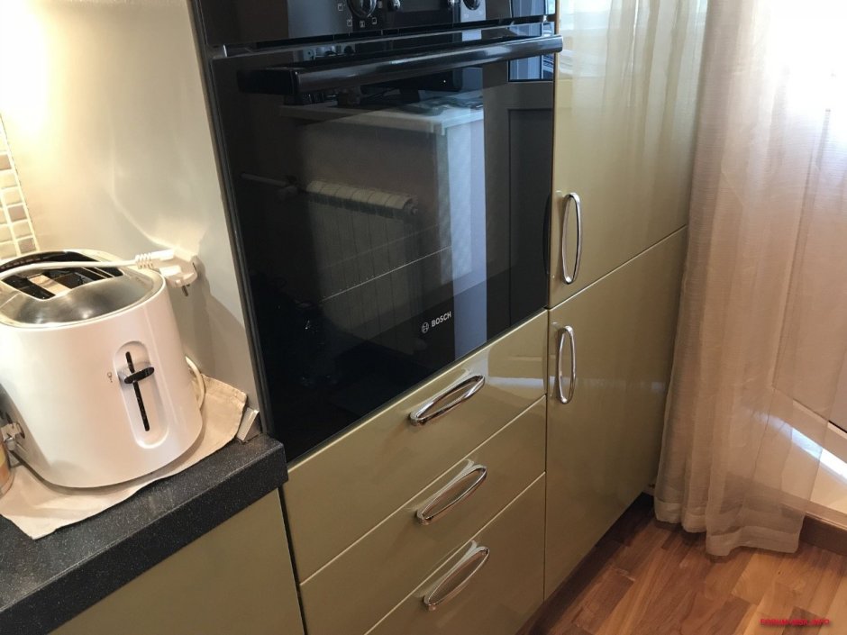 Встроенный шкаф с духовкой