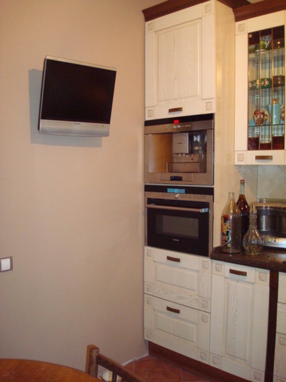 Пенал для кухни с нишей для микроволновки