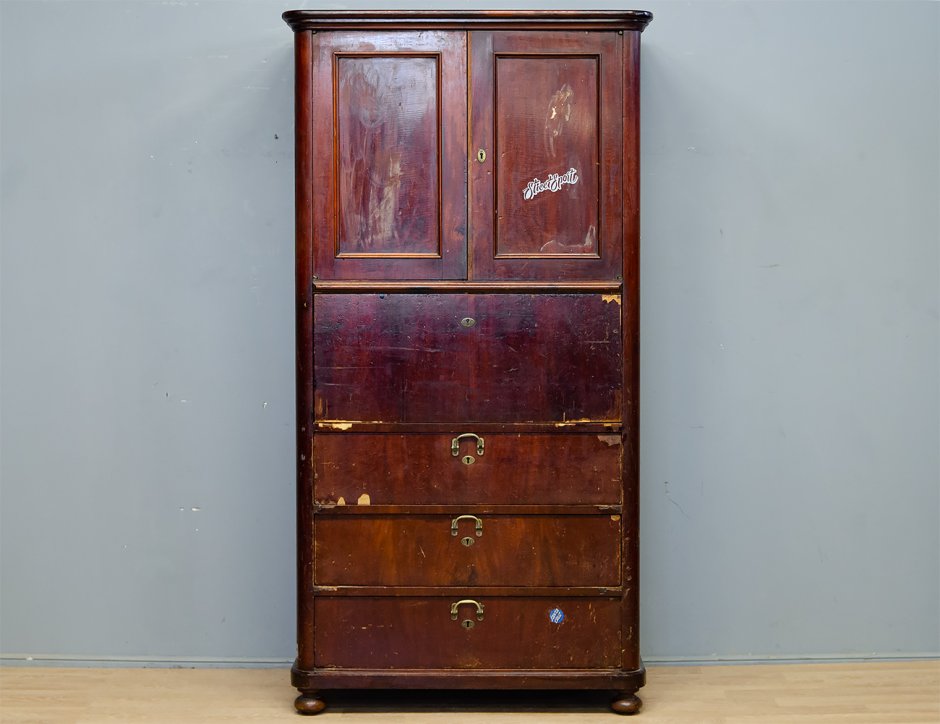 Платяной шкаф старинный 19 век