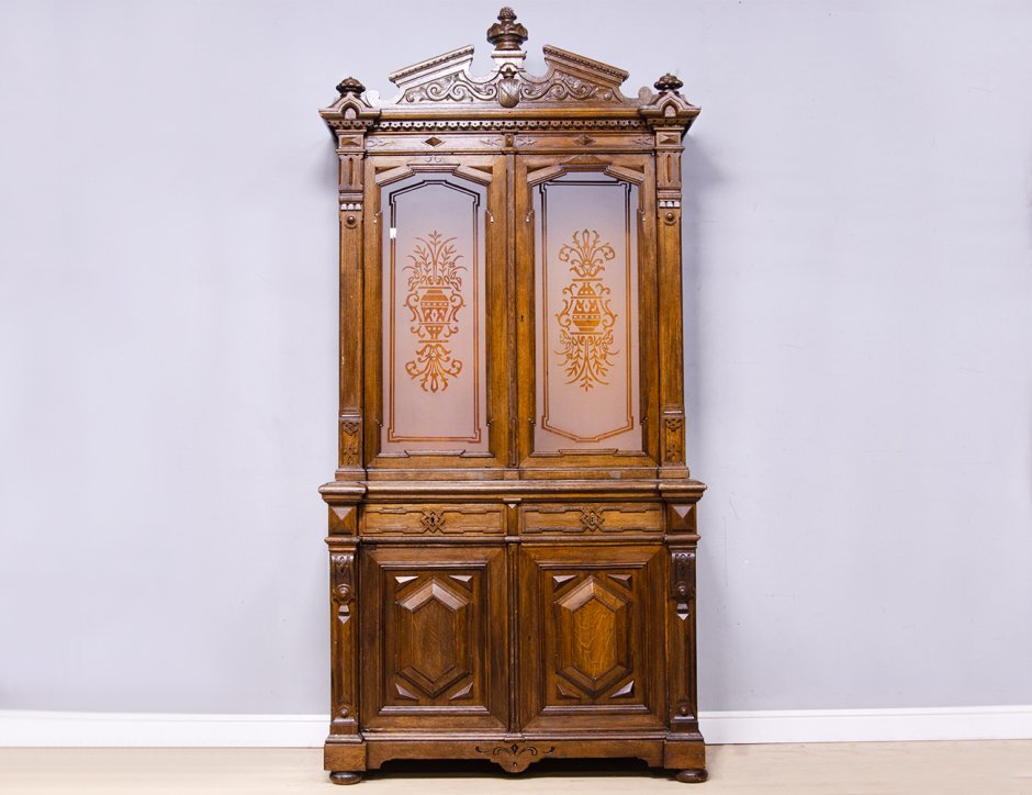 Антикварный шкаф 19 век