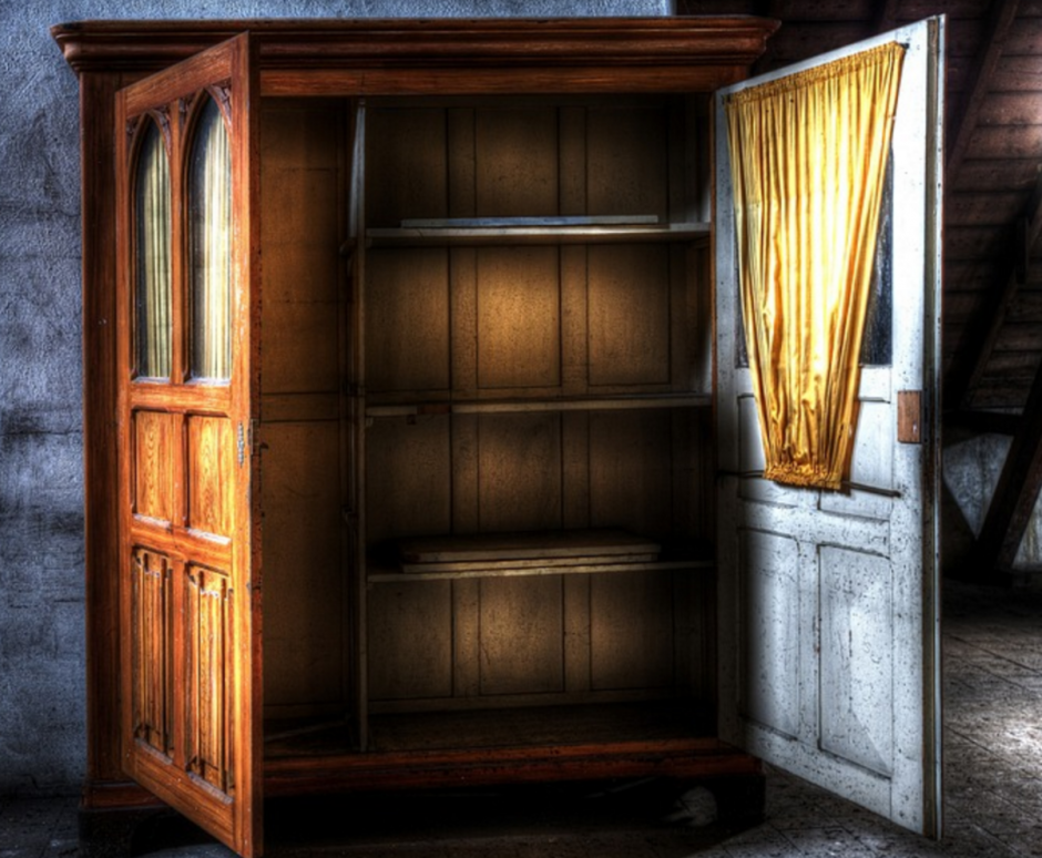 Антикварный буфет