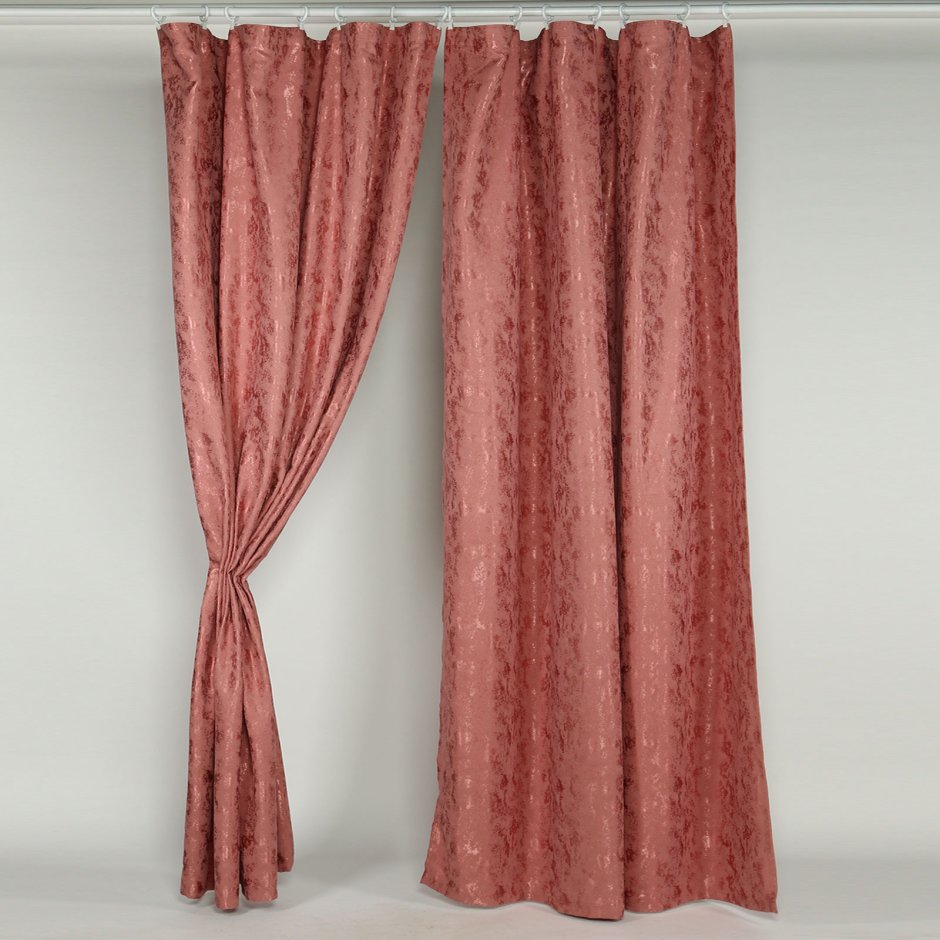 Шторы с рисунком в интерьере