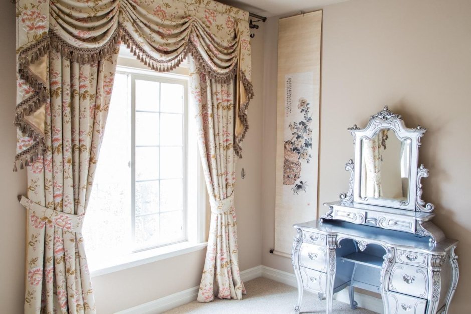 Шторы на дверной проем