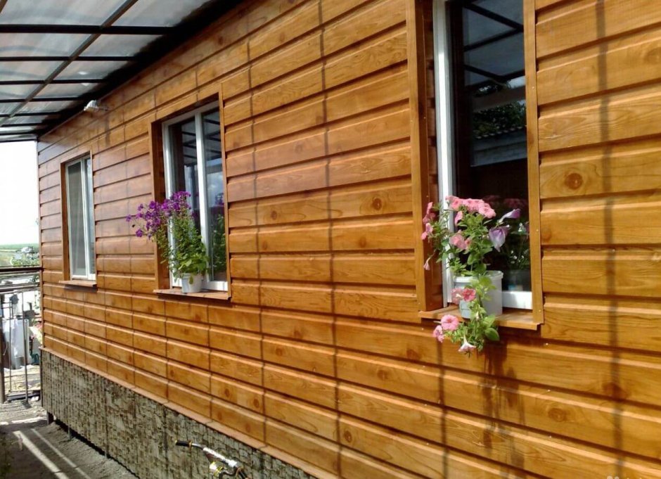 Обшивка дома профнастилом