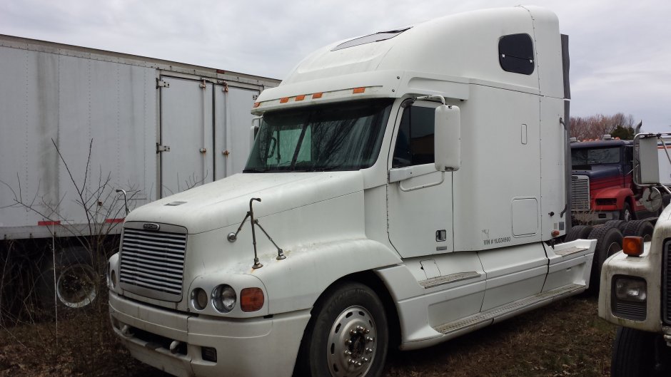 Фрейтлайнер Центури 2002 года