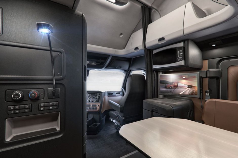 Freightliner Cascadia 2018 салон