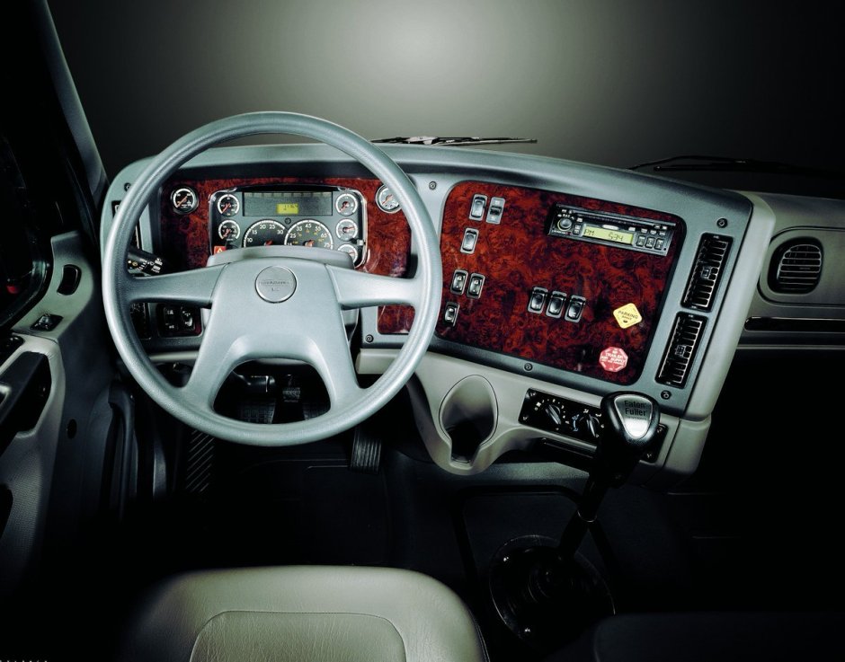 Фредлайнер 114сд