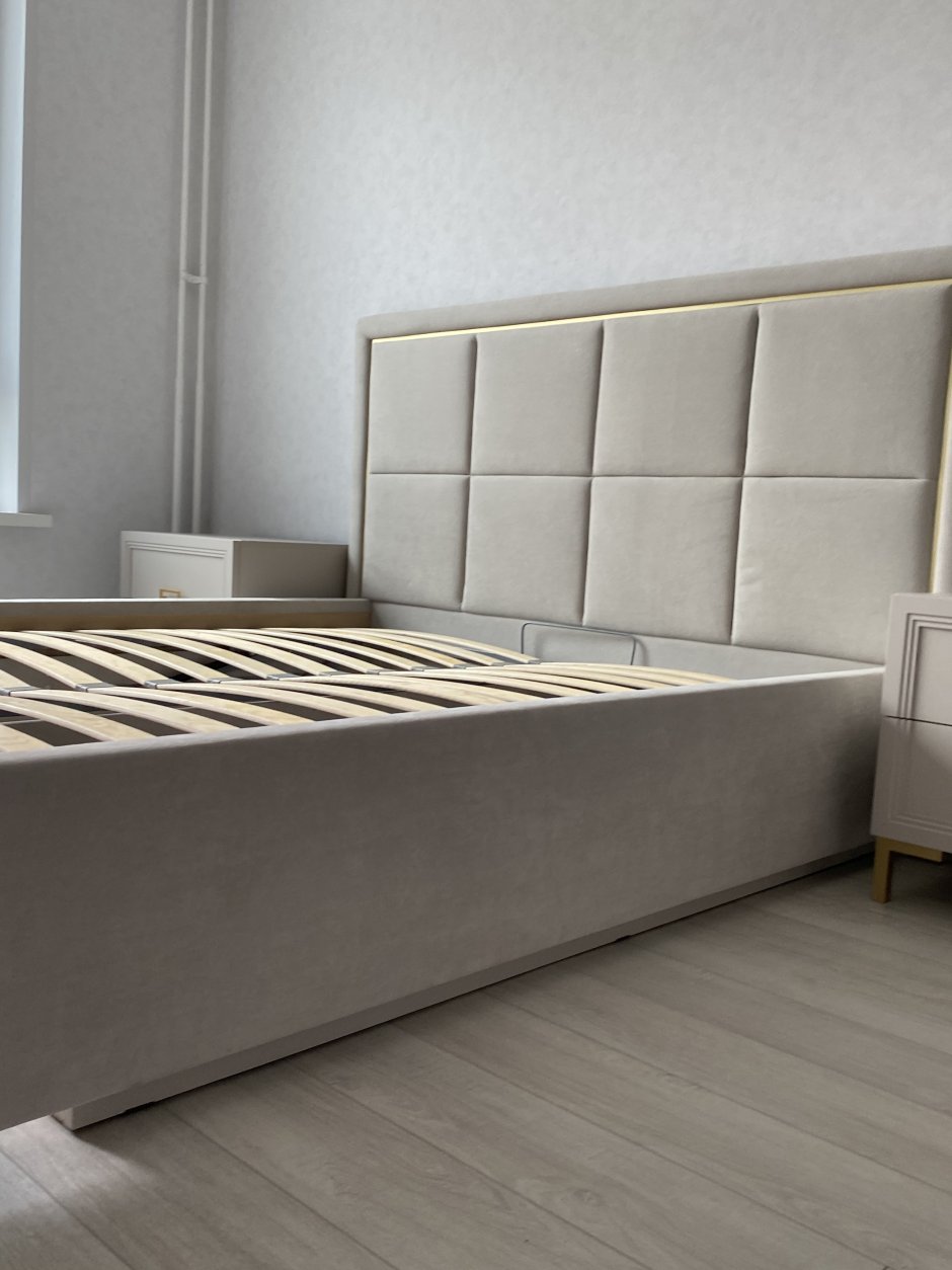 Спальня Чарли Ангстрем