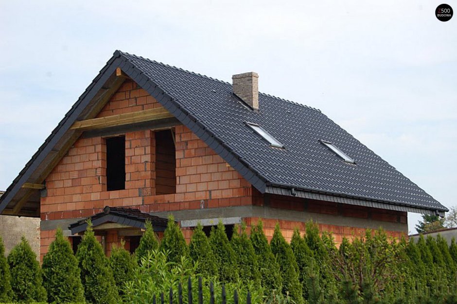 Дом с двухскатной крышей