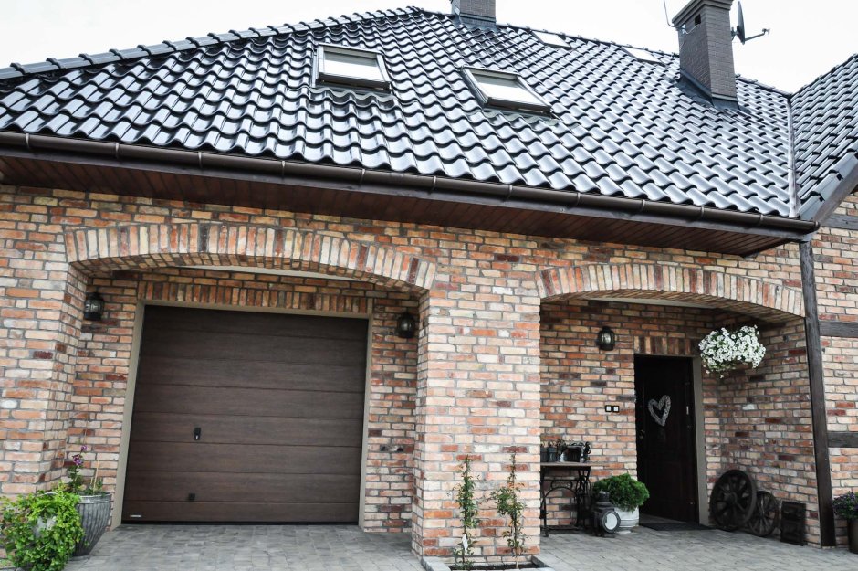 Дома из состаренного кирпича