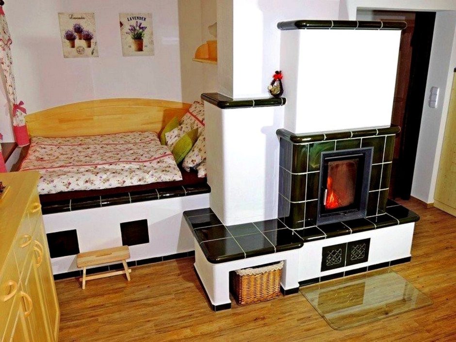 Камин с лежанкой