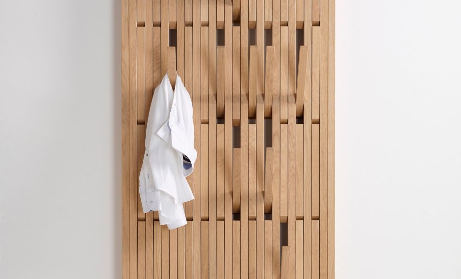 Вешалка из реек