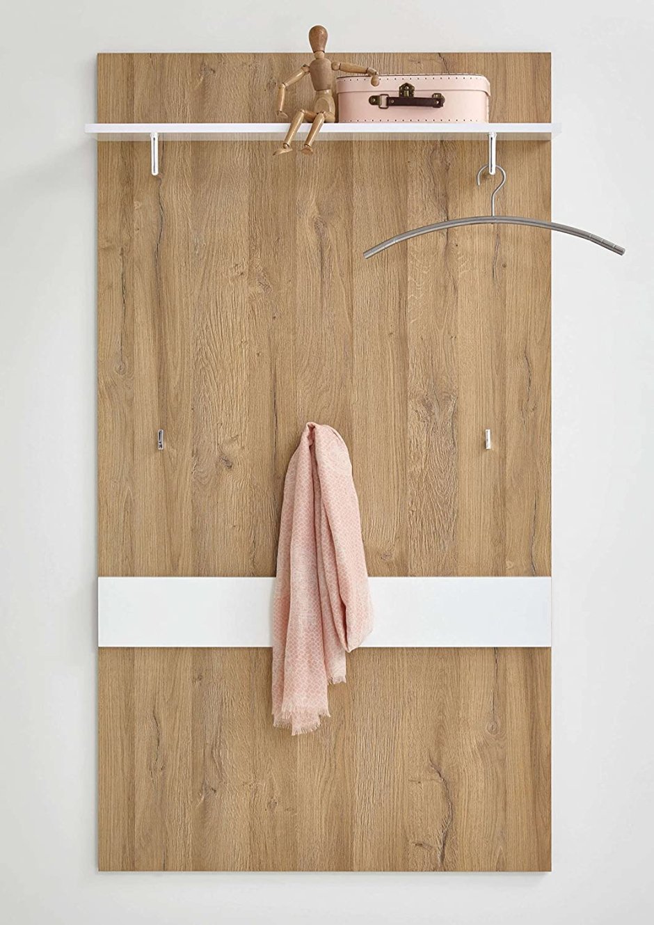 Прихожая с рейками