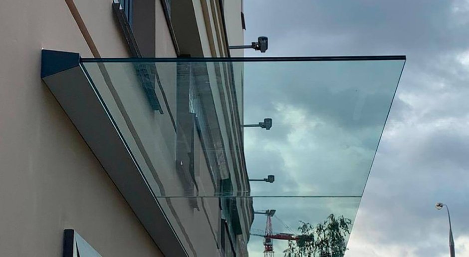 Стеклянные козырьки на тягах