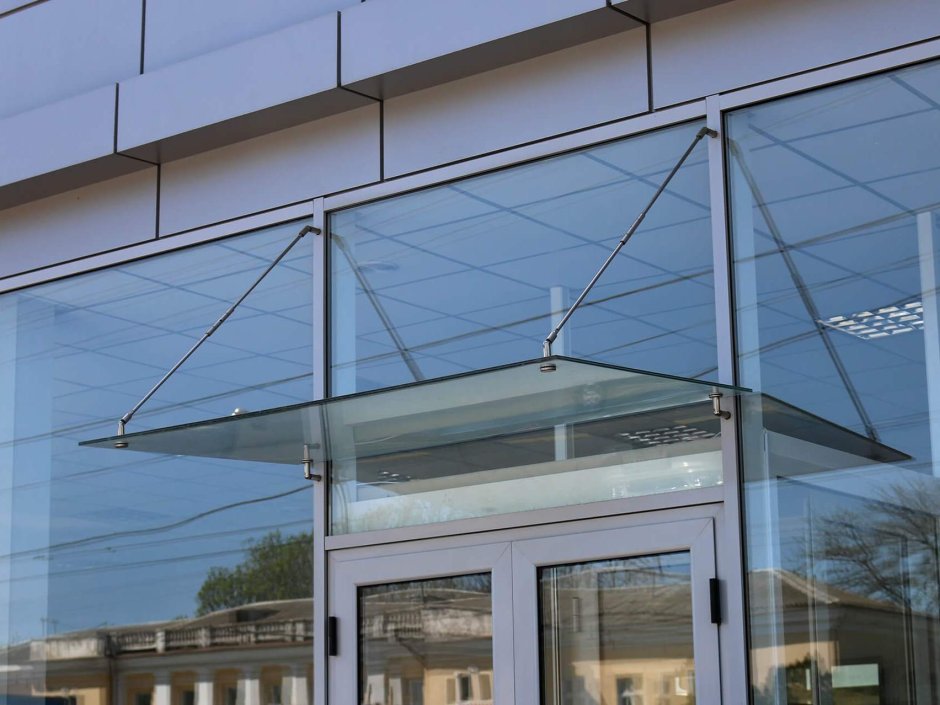 Стеклянный навес (стекло триплекс 15мм.s= 2,27м2 (МО-1))