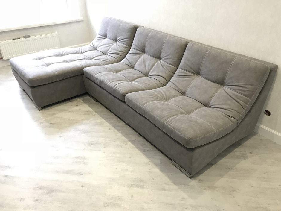 Полукруглый лежачий диван