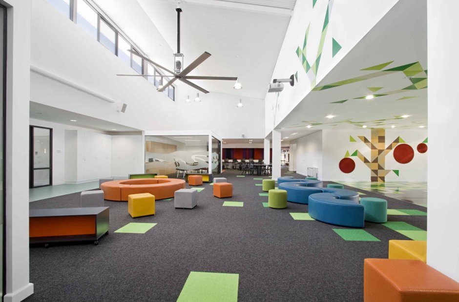 Современная школа интерьер