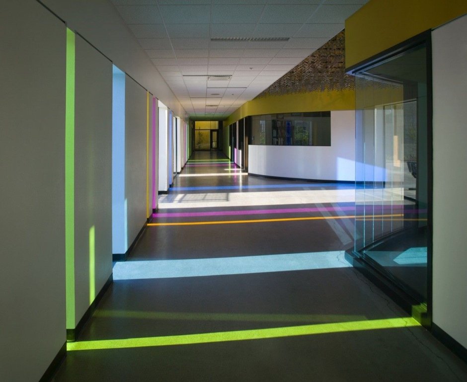 Холл современной школы