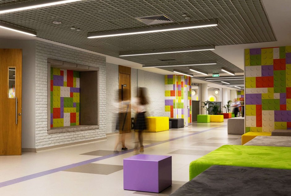 Школьный коридор в начальной школе