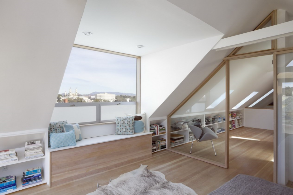 Лестница на мансардный этаж в квартире