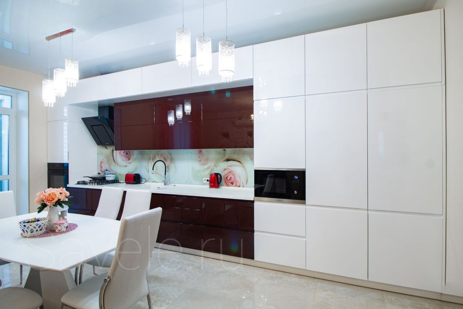 Кухня с антресолями