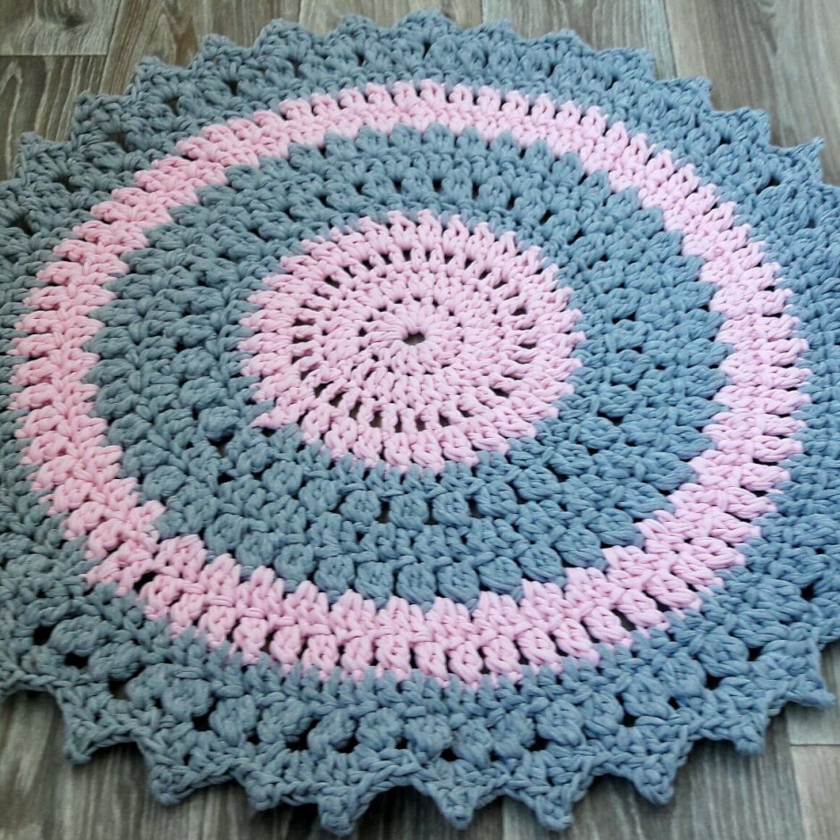 Коврик из трикотажной пряжи