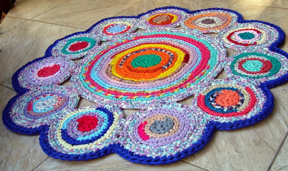 Коврик из вязаных кружков