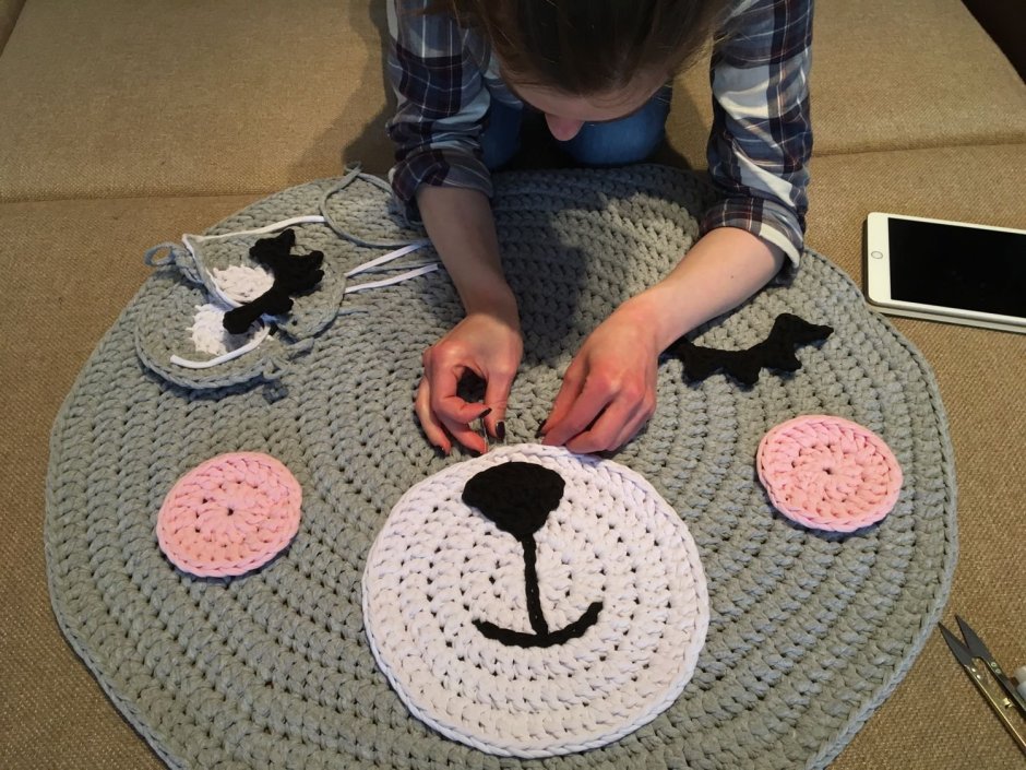 Вязаные коврики крючком