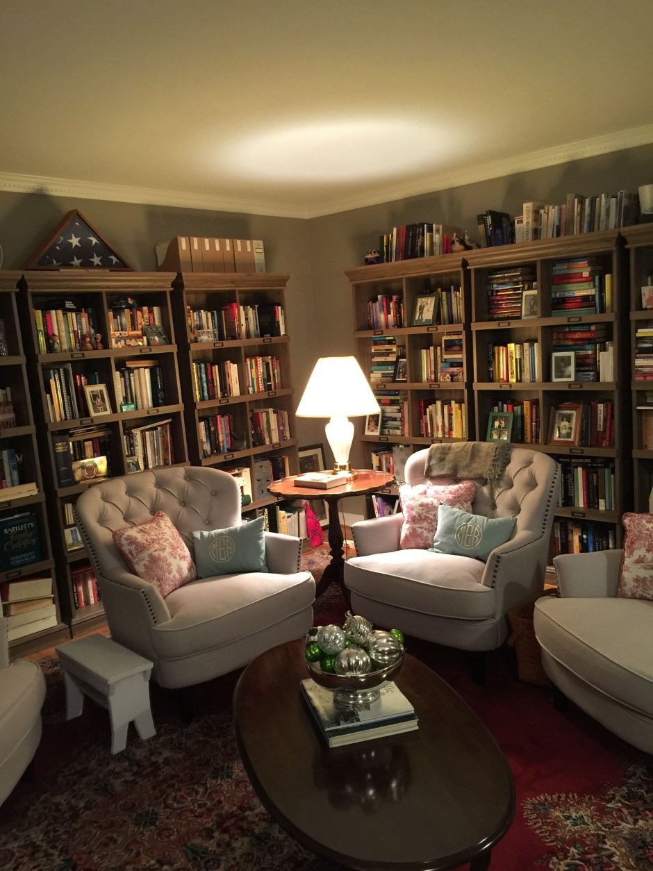 Комната библиотека