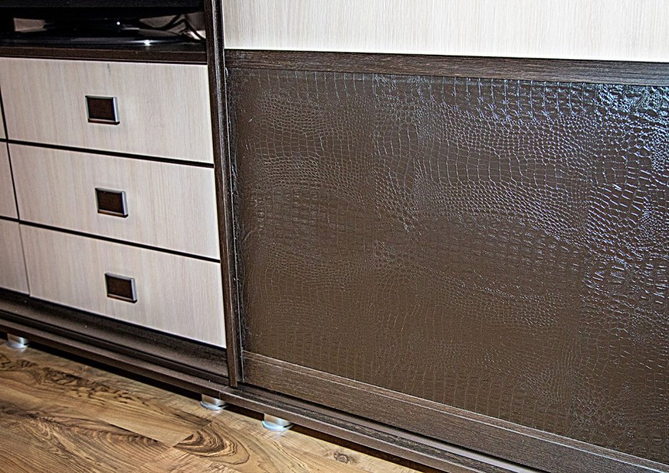 Шкаф купе под крокодиловую кожу