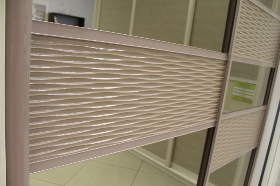 Шкаф с фрезеровкой волна