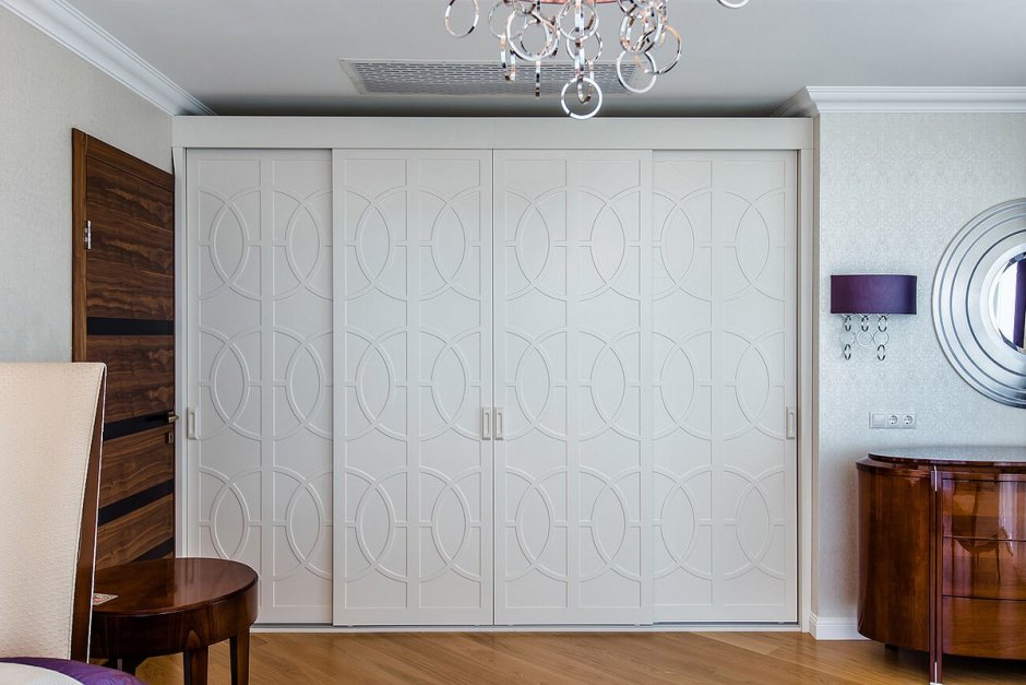 Шкаф купе с фрезерованными фасадами