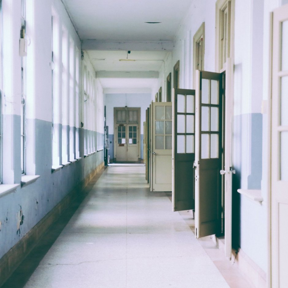 Школьный коридор фон