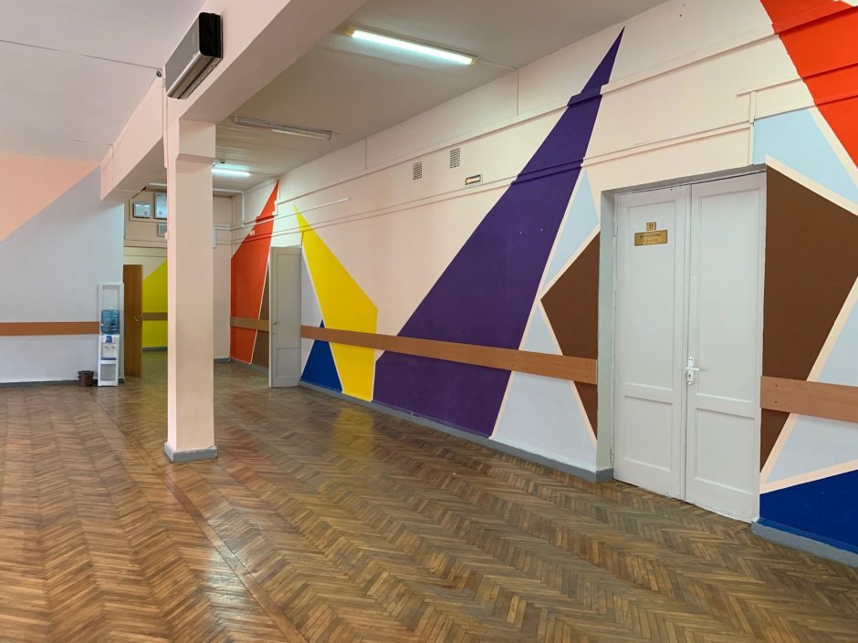 Интерьер стен школы