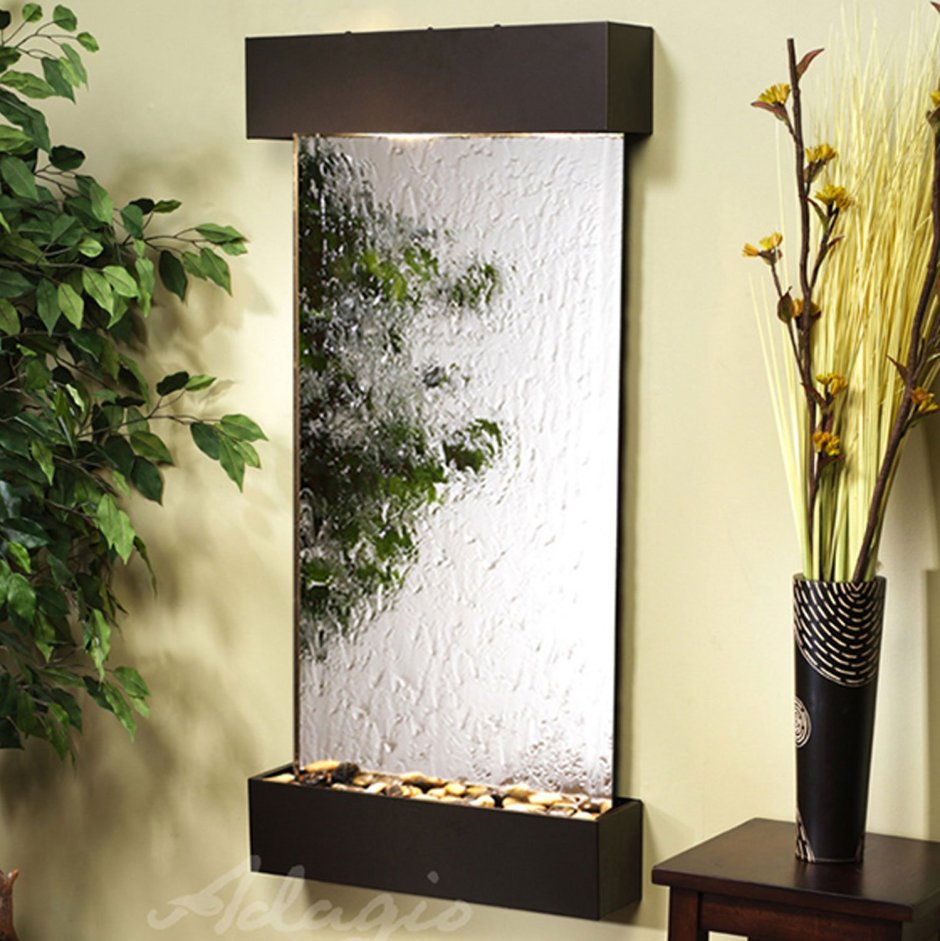 Настенный водопад