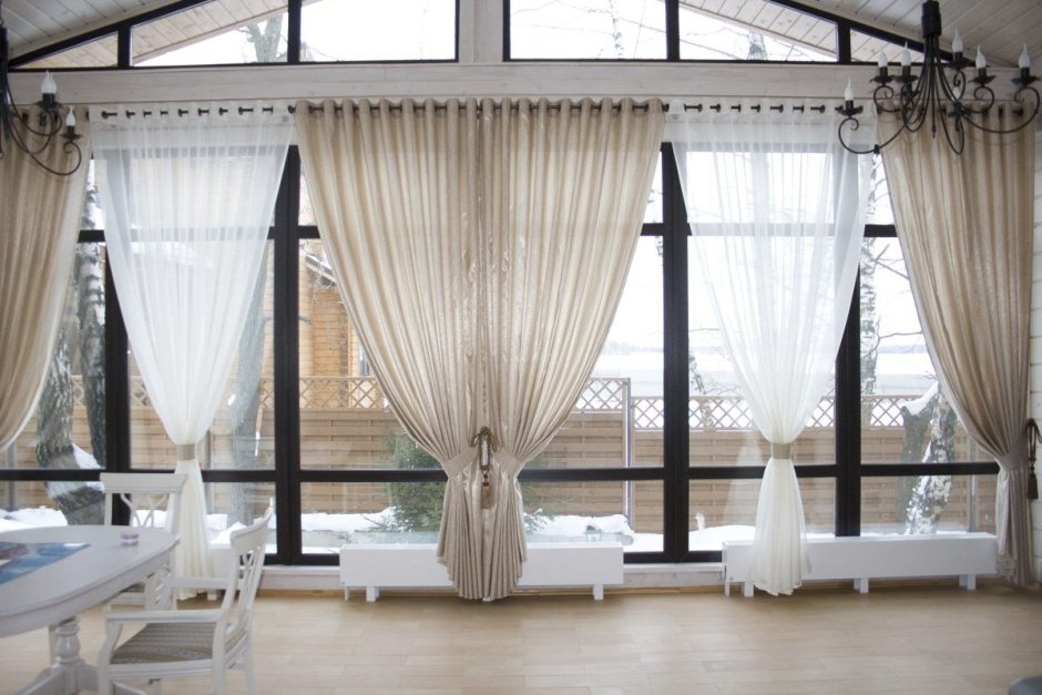 Шторы на витражные окна