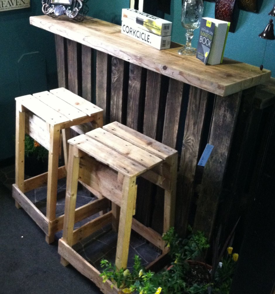 Барная стойка из паллет