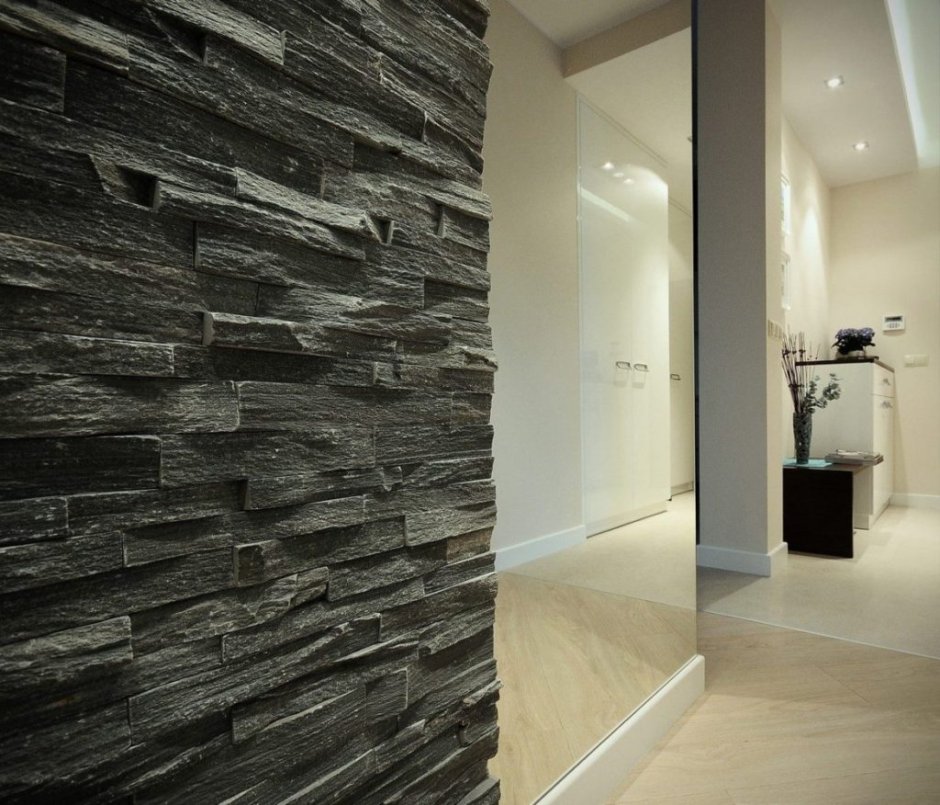 Имитация скалы в интерьере