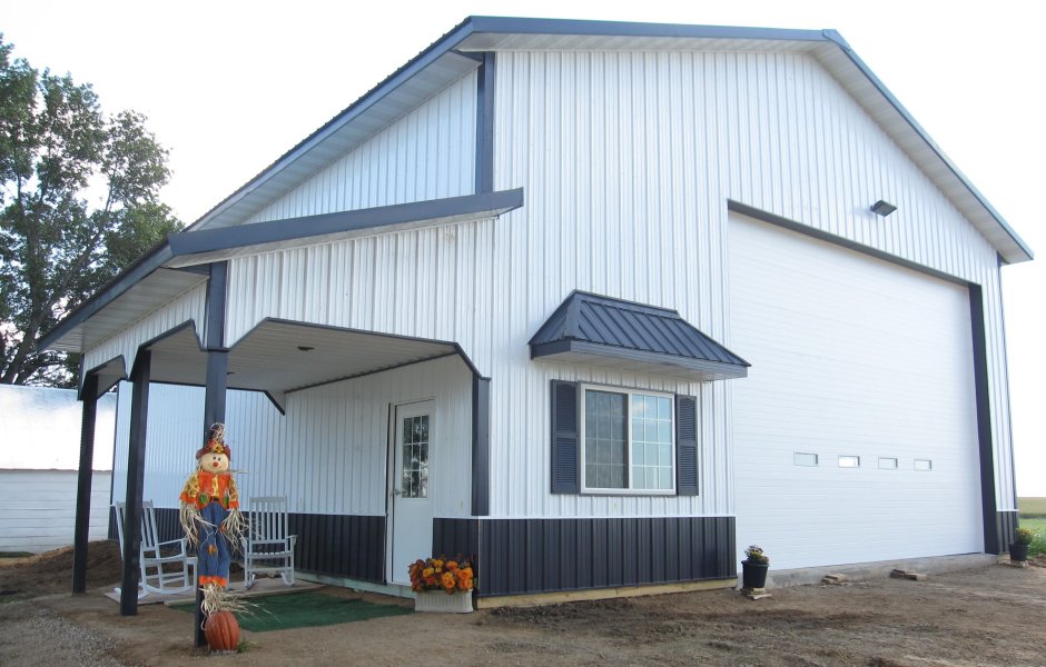 Обшивка здания профлистом