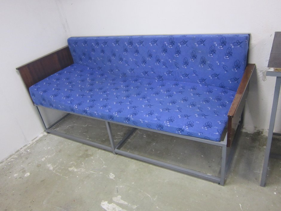 Диванчик в гараж