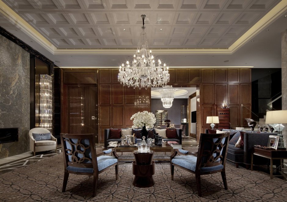 Классическая люстра в современном интерьере