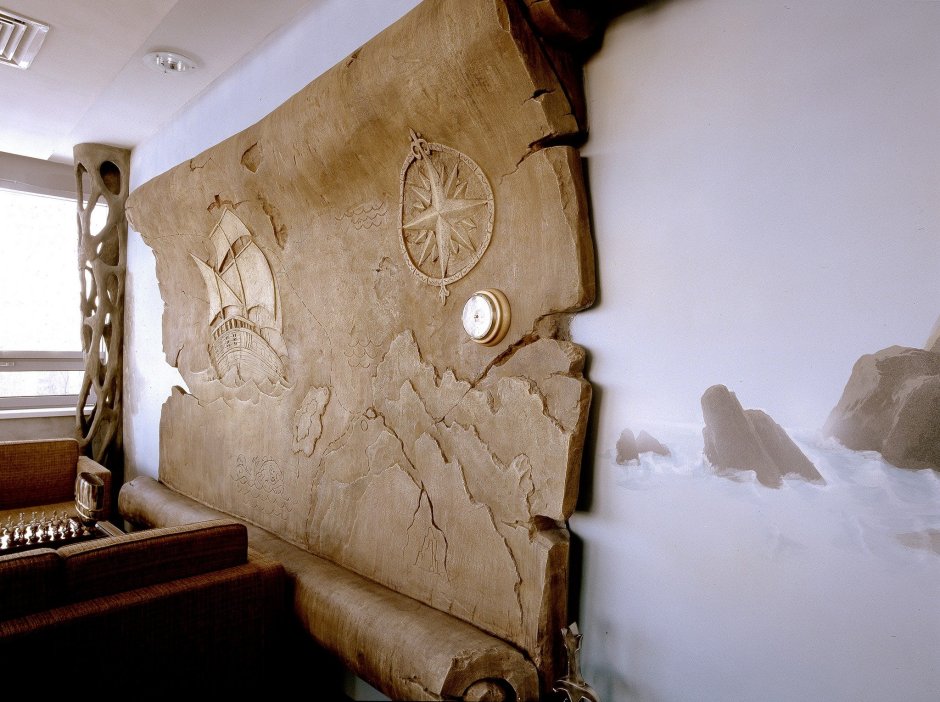 Скала в интерьере