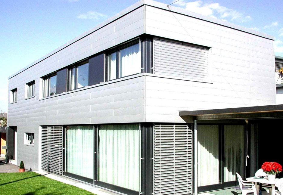 Фасад АМК С коричневыми кирпичами