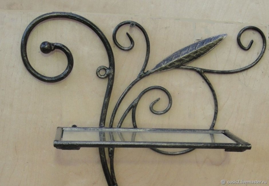 Кованые полки на стену