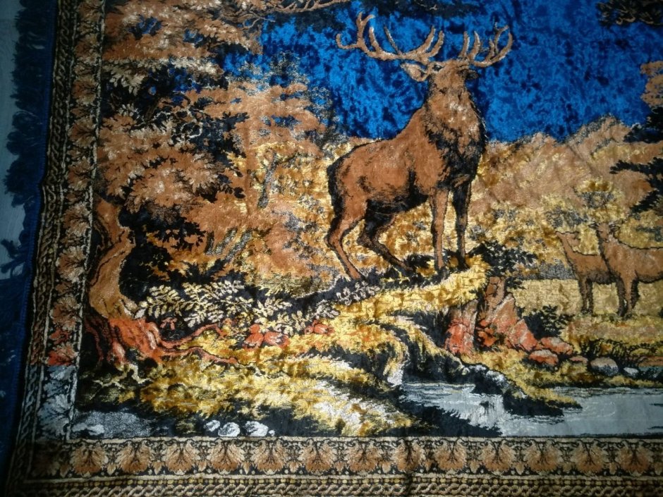 Плюшевый ковер с оленями
