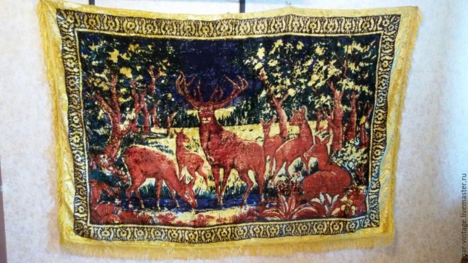 Плюшевый ковер с оленями