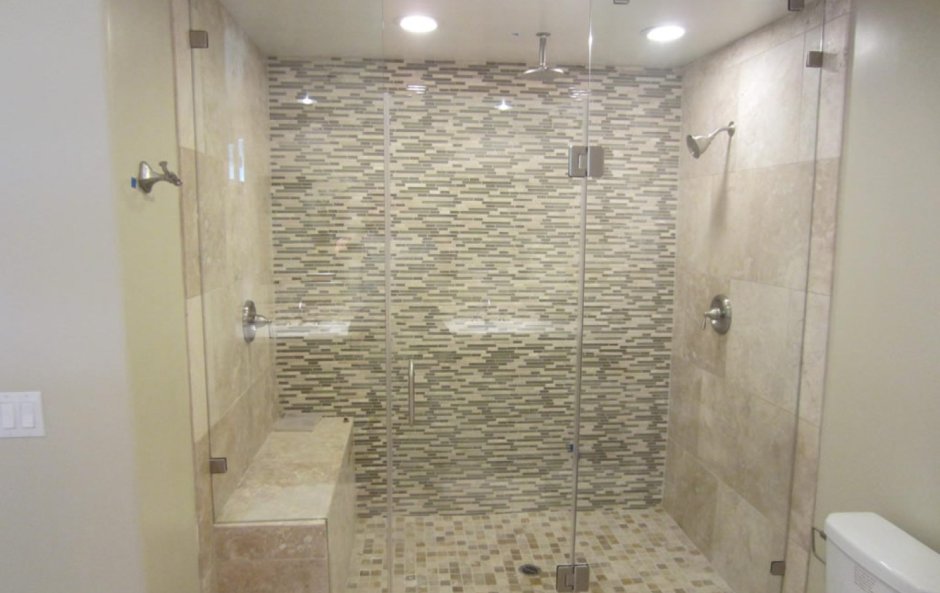 Душевая с занавеской